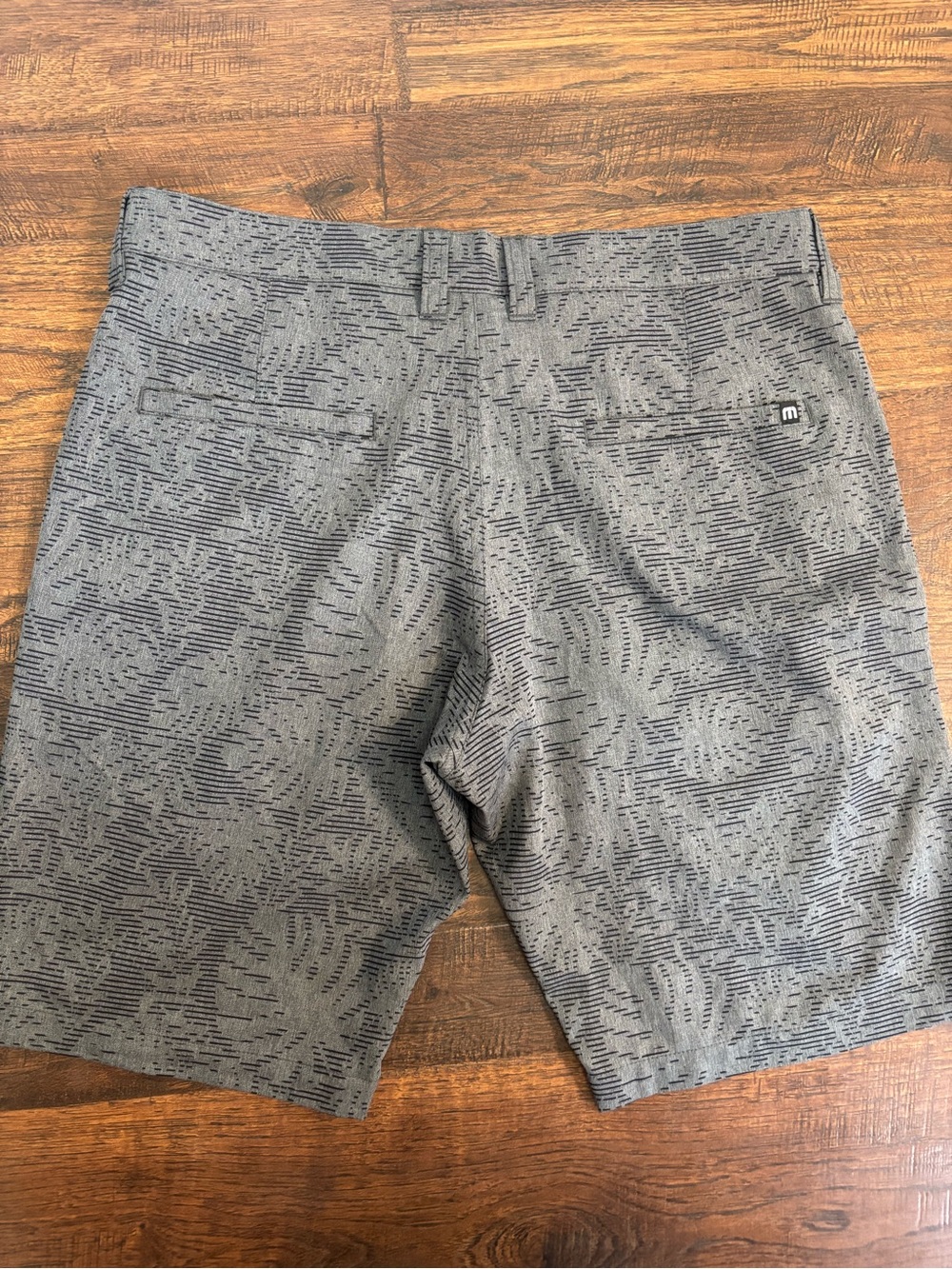 Travis Mathew men's grey golf shorts size 32